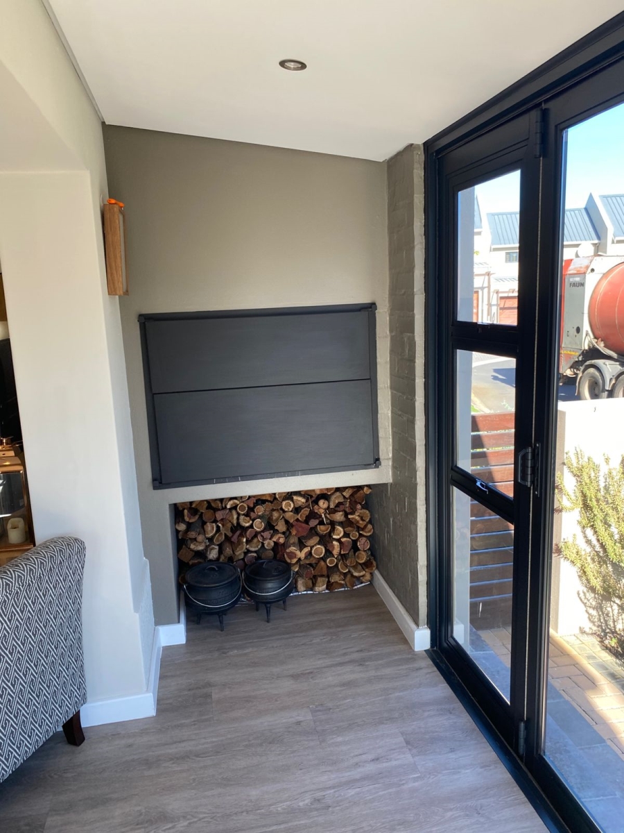 3 Bedroom Property for Sale in Graanendal Western Cape